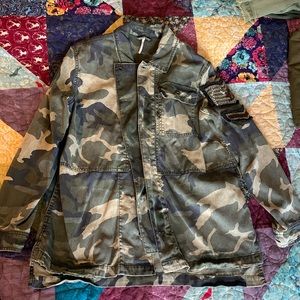 EUC free people camo embroidered military shirt jacket